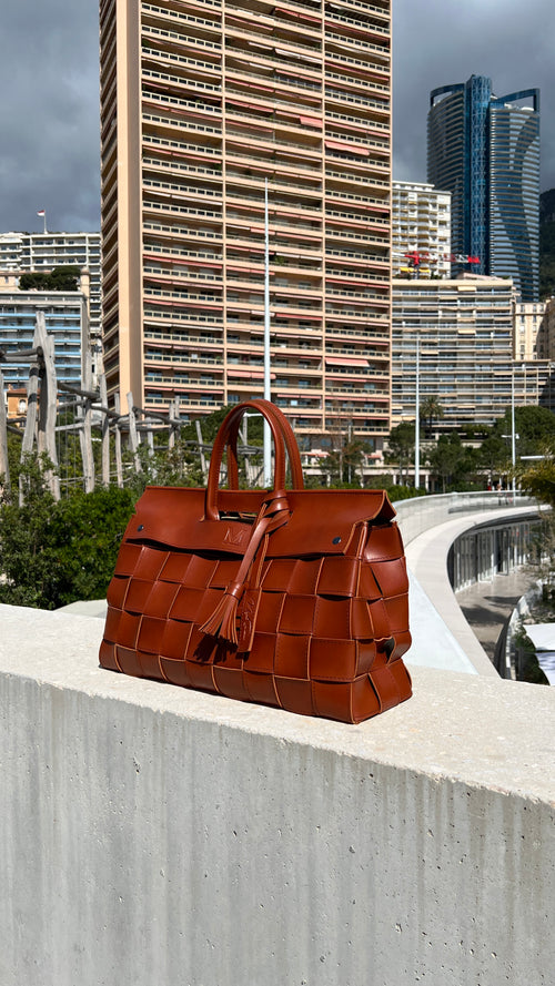 Anyam SERIES – Galleria