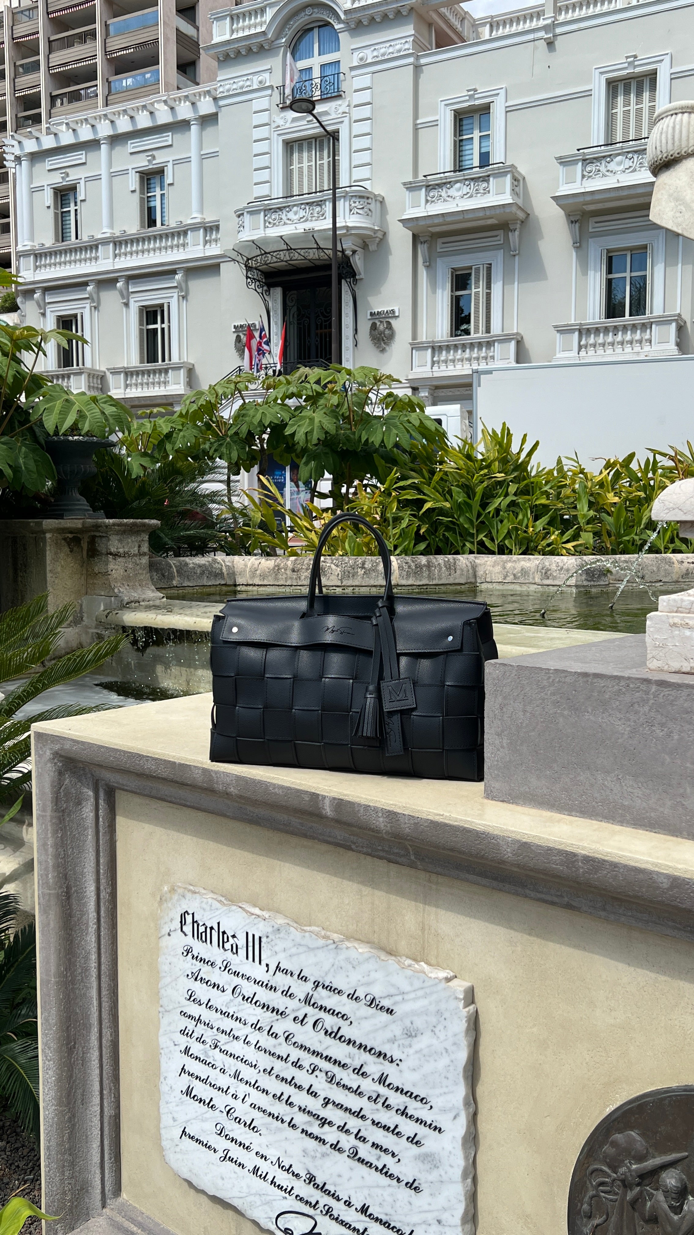 Anyam SERIES – Noir